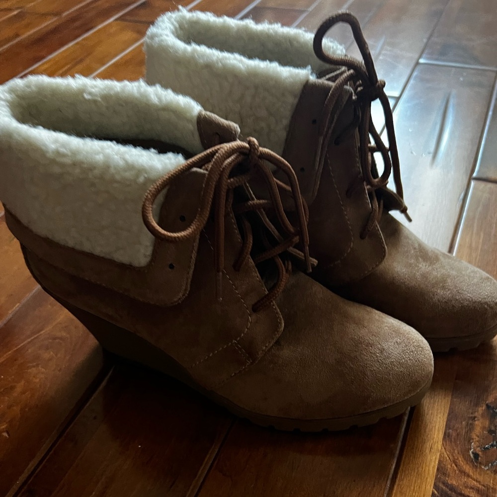 Nautica wedge booties with fur